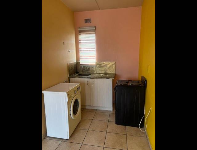 2 BEDROOM PROPERTY TO RENT IN FLEURHOF